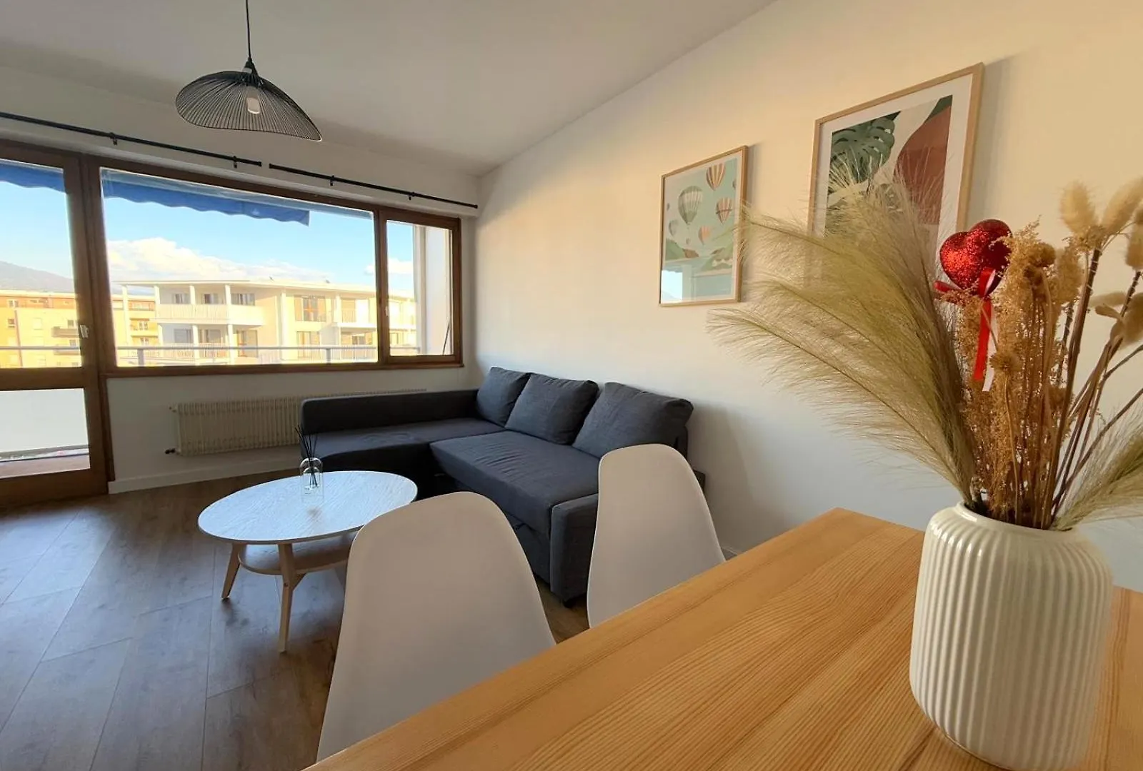 M2 Marquer Appartement Spacieux Et Lumineux Avec Balcon A Deux Pas Du Centre Ville Annemasse Lägenhet
