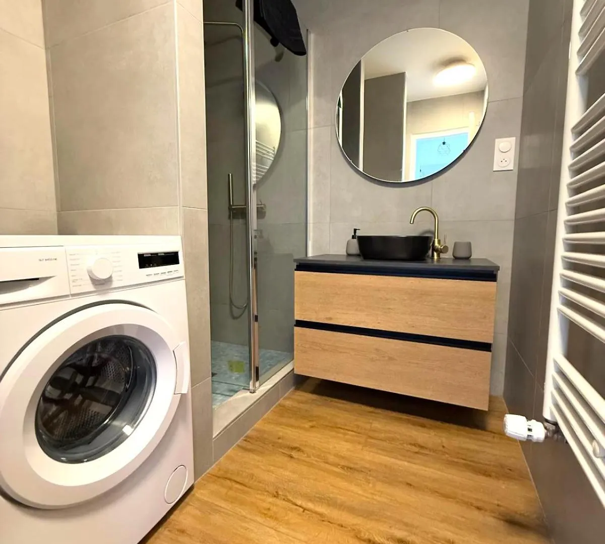 M2 Marquer Appartement Spacieux Et Lumineux Avec Balcon A Deux Pas Du Centre Ville Annemasse Frankrike
